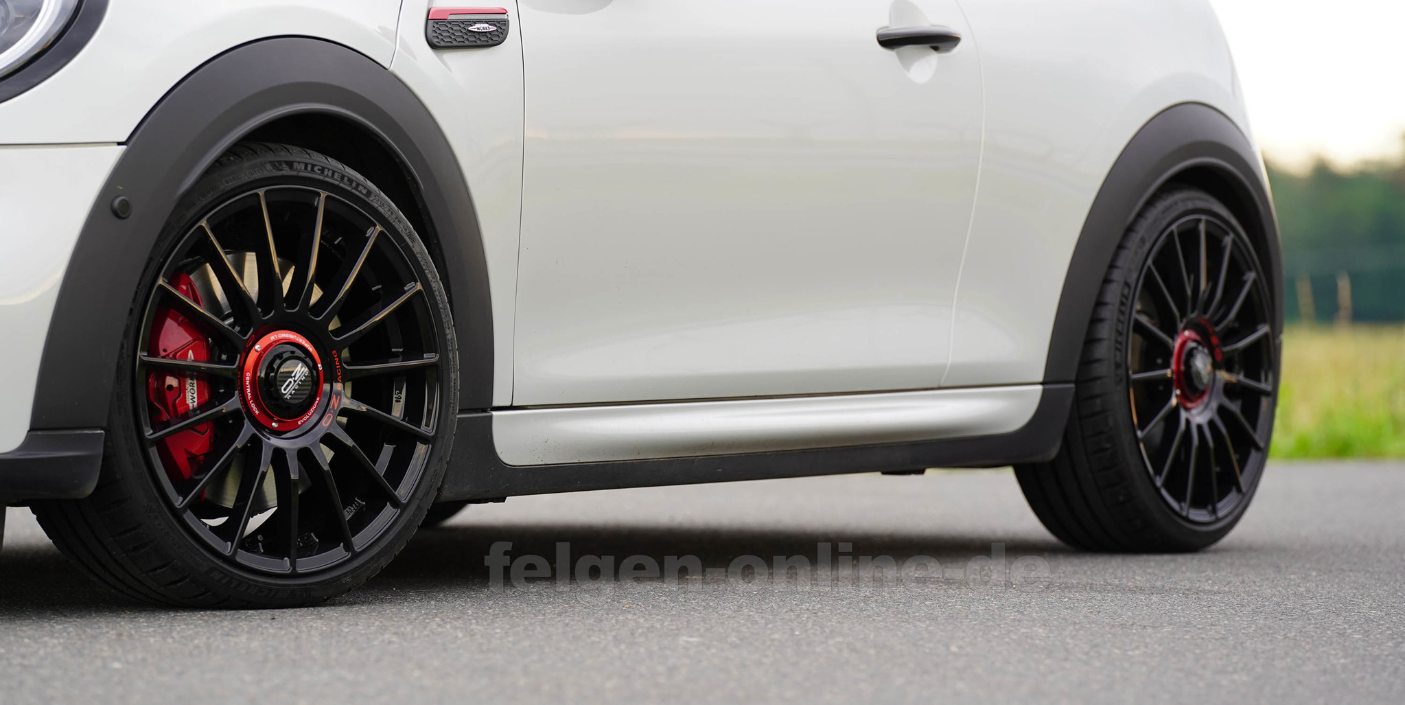 Bild von OZ Superturismo Evo Kompletträder 18