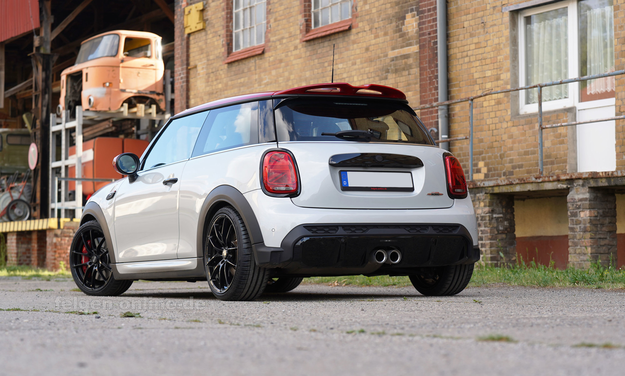 Bild von OZ Leggera HLT Kompletträder Mini + Mini S + Mini JCW - F55 F56 F57